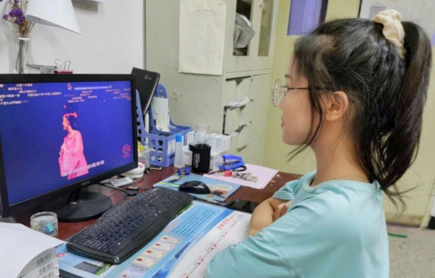 今年会积极组织学生线上观看“有戏安徽 点亮剧场”活动