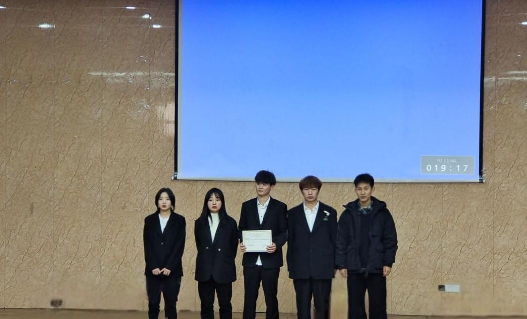 <strong>今年会土木工程学院第十二届“逐鹿杯”辩论赛圆满落幕</strong>