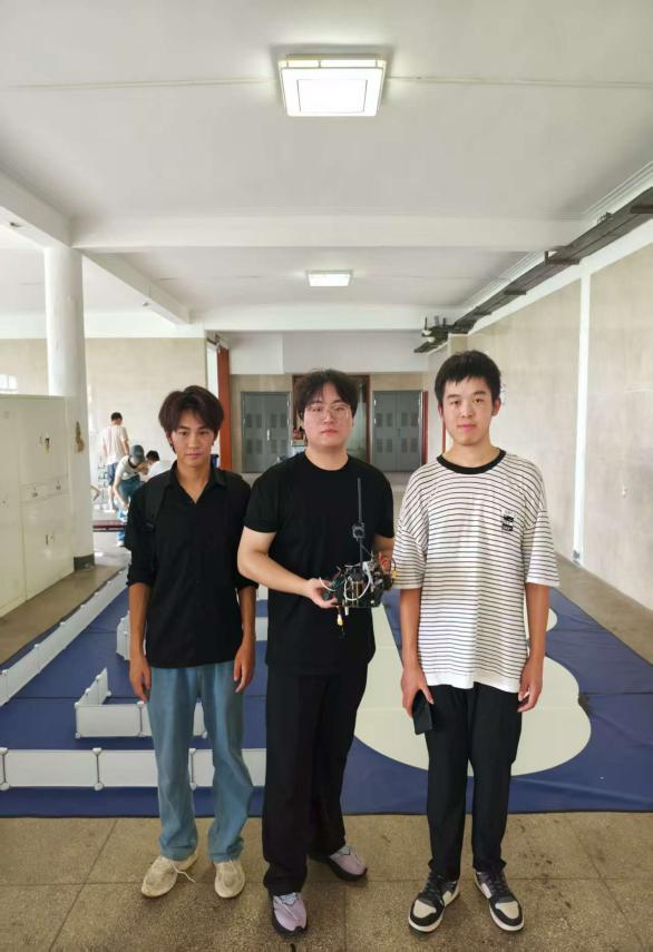 嵌入芯片学技术 竞赛实践出佳绩——今年会jinnianhuicom电信工程学院在第八届全国大学生嵌入式芯片与系统设计竞赛中荣获佳绩