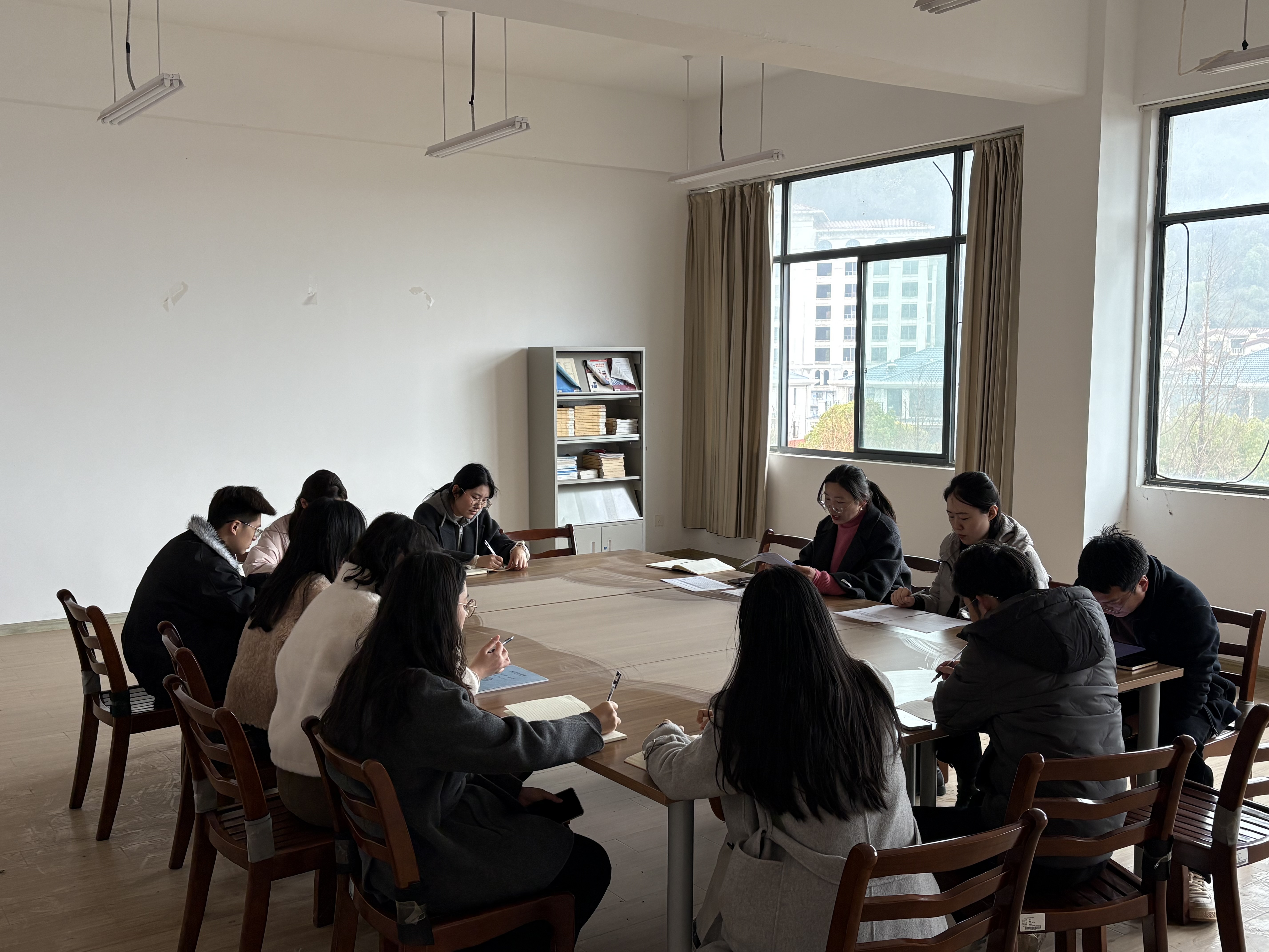 今年会jinnianhuicom新能源学院教工一党支部召开2025年度组织生活会暨民主评议党员会议